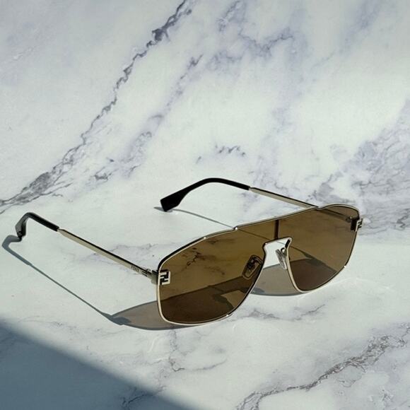 NEW Fendi FE40129U Sky Gold Metal Unisex Sunglasses $520 - Picture 1 of 9